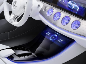 Mercedes-Benz “Concept IAA” (Intelligent Aerodynamic Automobile). Interieur mit touchbasierter Bedienung. The interior: touch-based operating philosophy